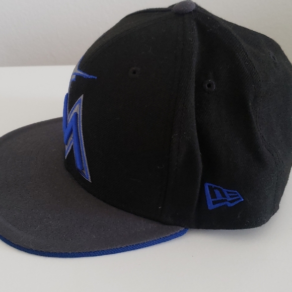 Hat - Picture 2 of 4